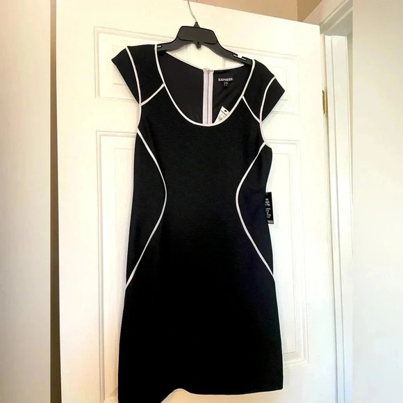 Express Black Ponte Knit Sheath Mini Dress White Ribbing NEW Size 10 Work Casual - Picture 1 of 6
